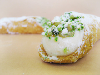 Jumbo Canoli